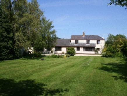 Tan Yr Onnen Guest House — 5-Star Luxury Hotel in Saint Asaph, United Kingdom