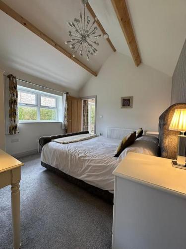 Pretty Garden Cottage
