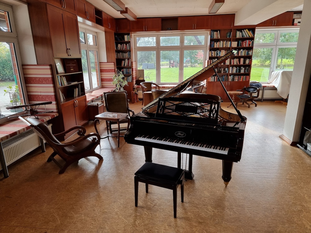 Ferienwohnungen Sund Ostfriesland — 4-Star Luxury Hotel in Mittegrossefehn, Germany