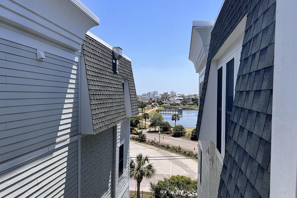 High Tide Hideaway by Sea Scape Properties in Carolina Beach, United States