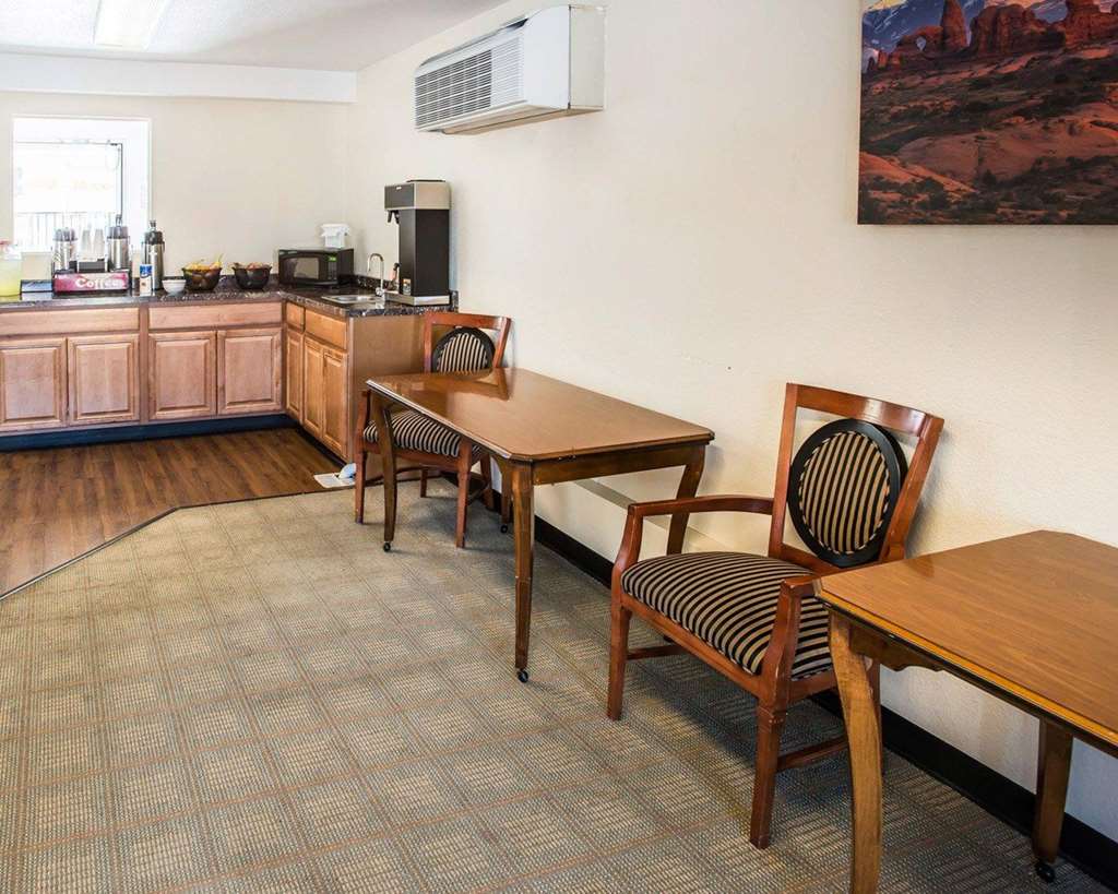 Rodeway Inn Greeley - photo 26