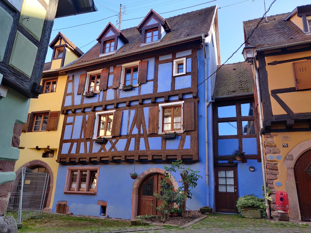 Lune De Miel Tiny House Insolite — 4-Star Luxury Hotel in Riquewihr, France
