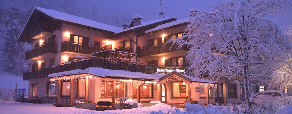 Hotel Regina Elena — hotel in Caderzone Terme