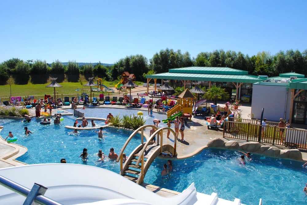 Camping La Roche Posay Vacances — 4-Star Luxury Hotel in La Roche-Posay, France
