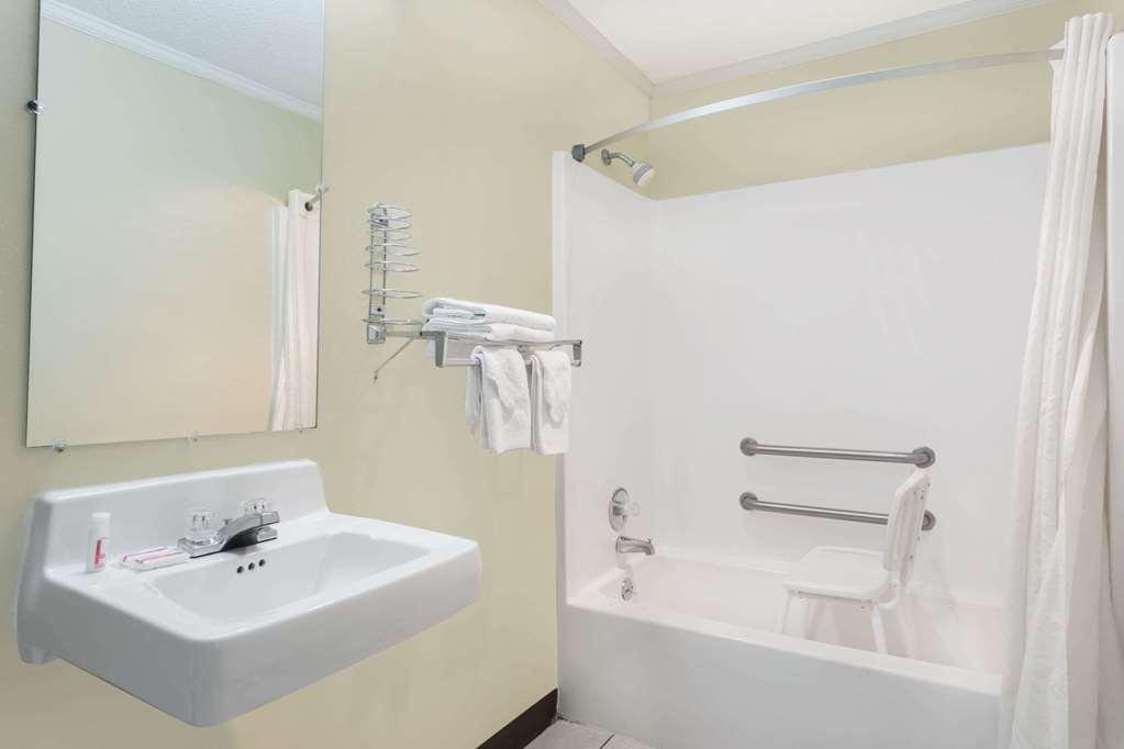 Days Inn Ashburn - photo 12