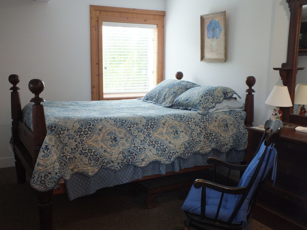 Scarborough Inn — Manteo