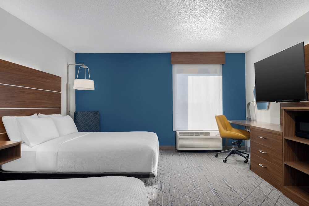 Holiday Inn Express Hotel & Suites Bentonville by IHG - photo 16