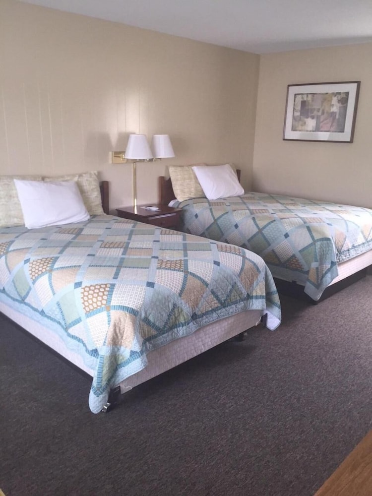 Coast Village Inn & Cottages - photo 17