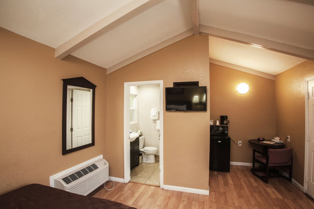Tri Valley Inn and Suites Pleasanton - photo 28