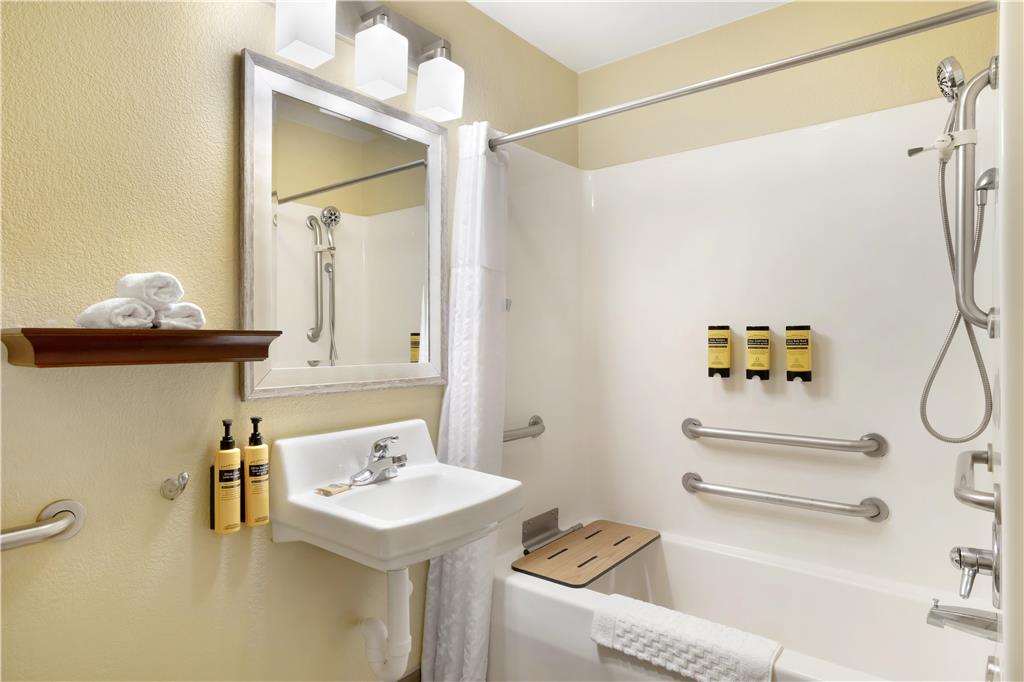 Best Western Plus Executive Hotel & Suites - photo 33