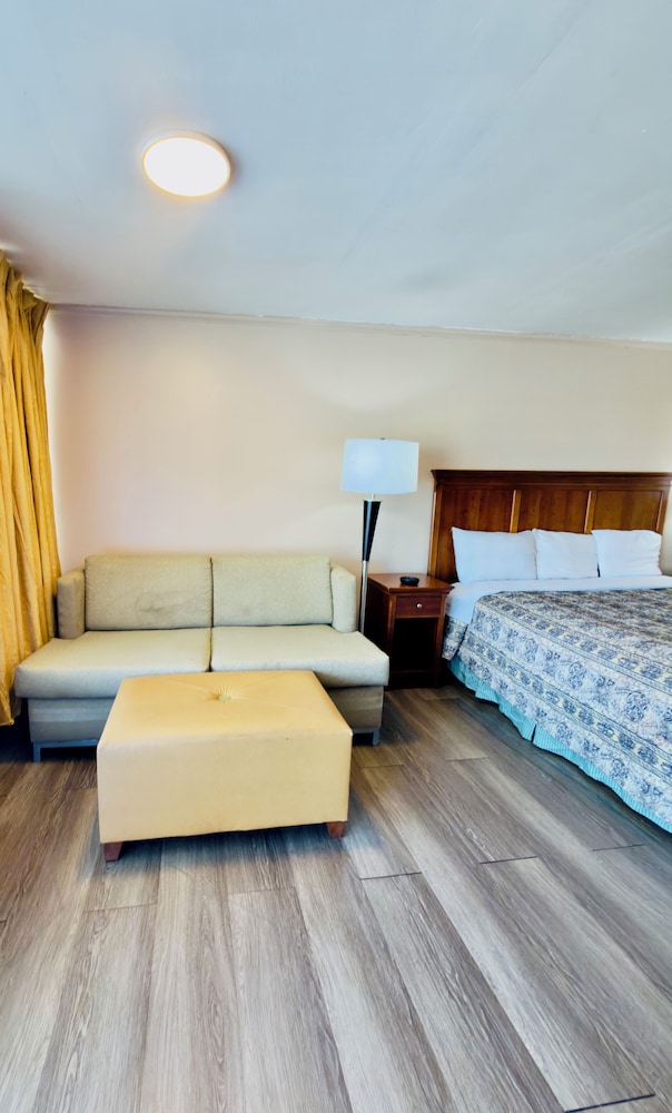 Ross Motel - photo 12