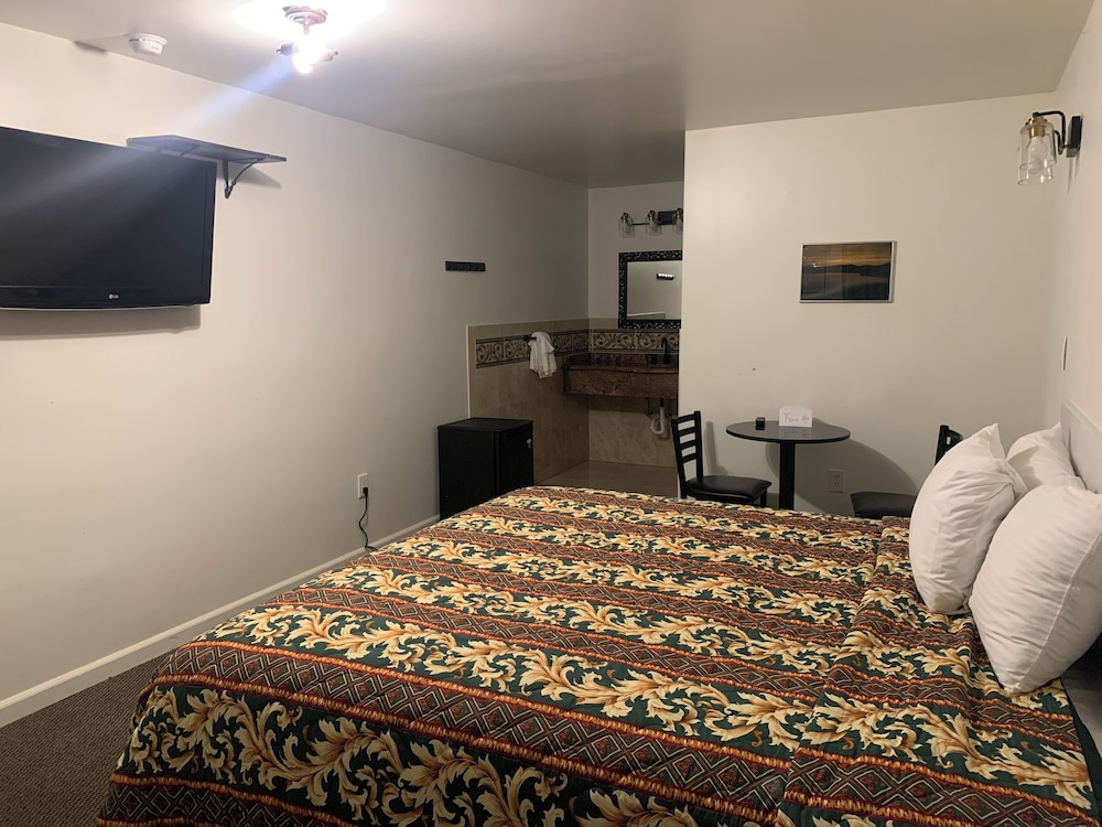 Westview Motel - photo 9
