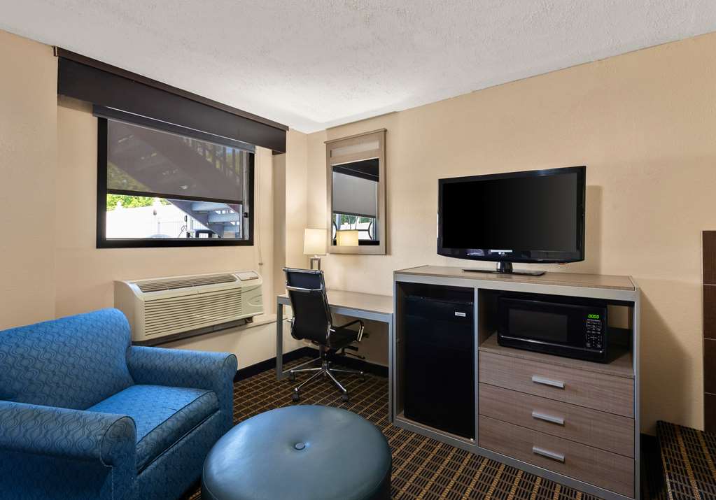 Best Western Adena Inn - photo 40