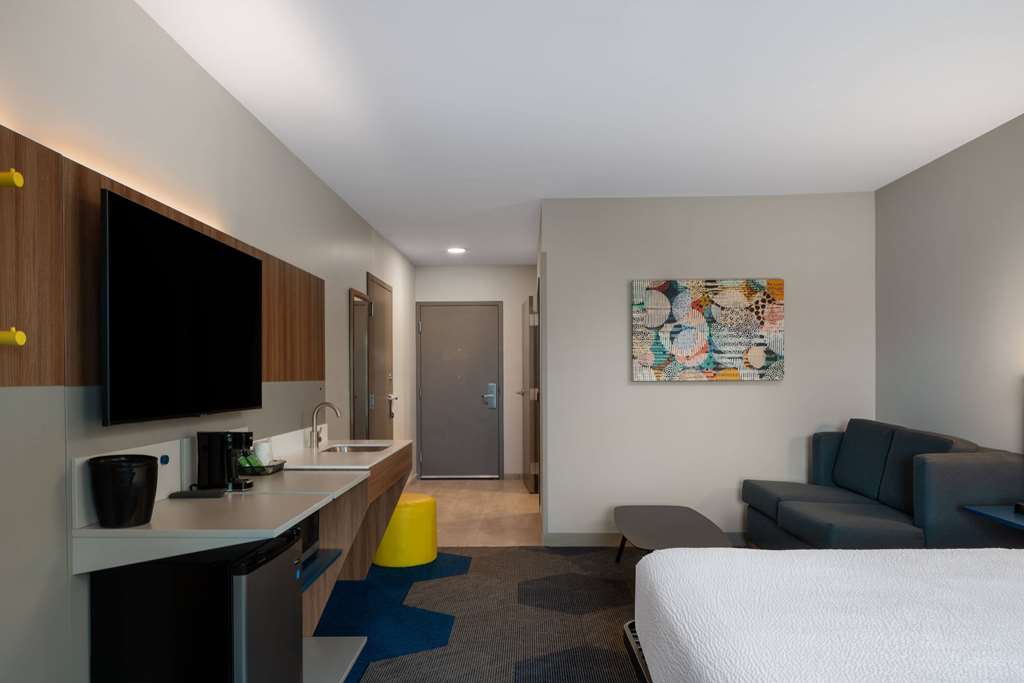 Microtel Inn & Suites by Wyndham Winchester - photo 27
