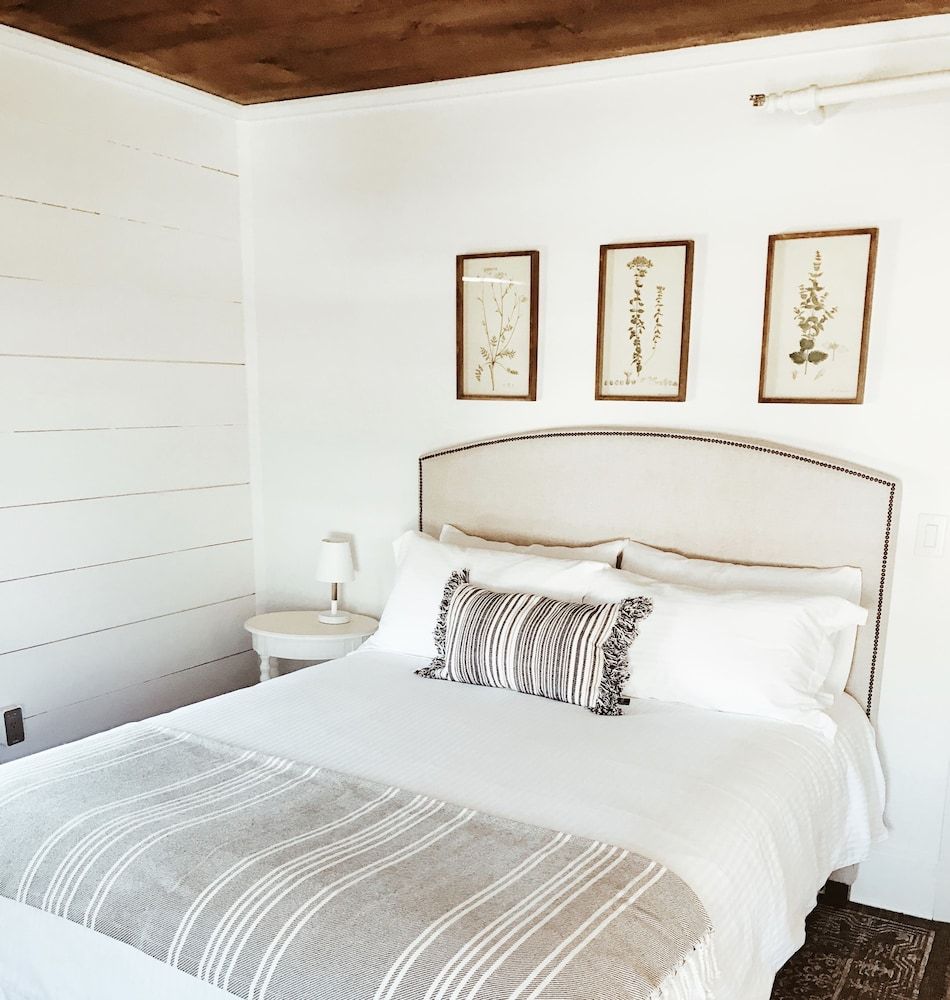 The Landing Hotel and Dining - photo 19
