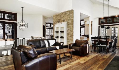 06 Chemin Alpin in Unknown City, Canada