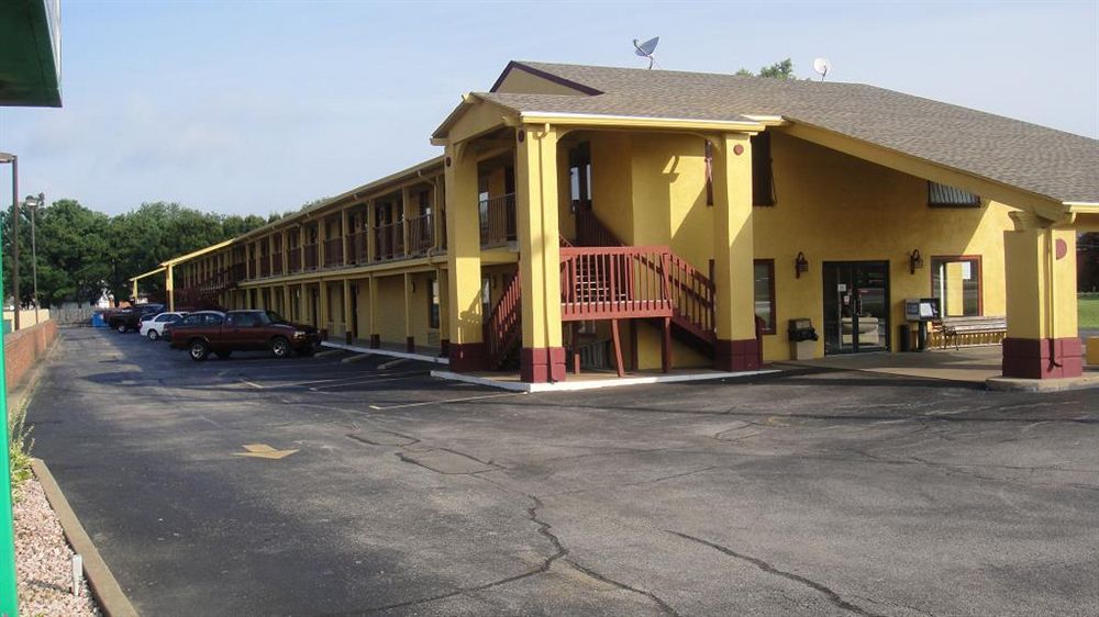 Sugar Creek Inn - photo 3