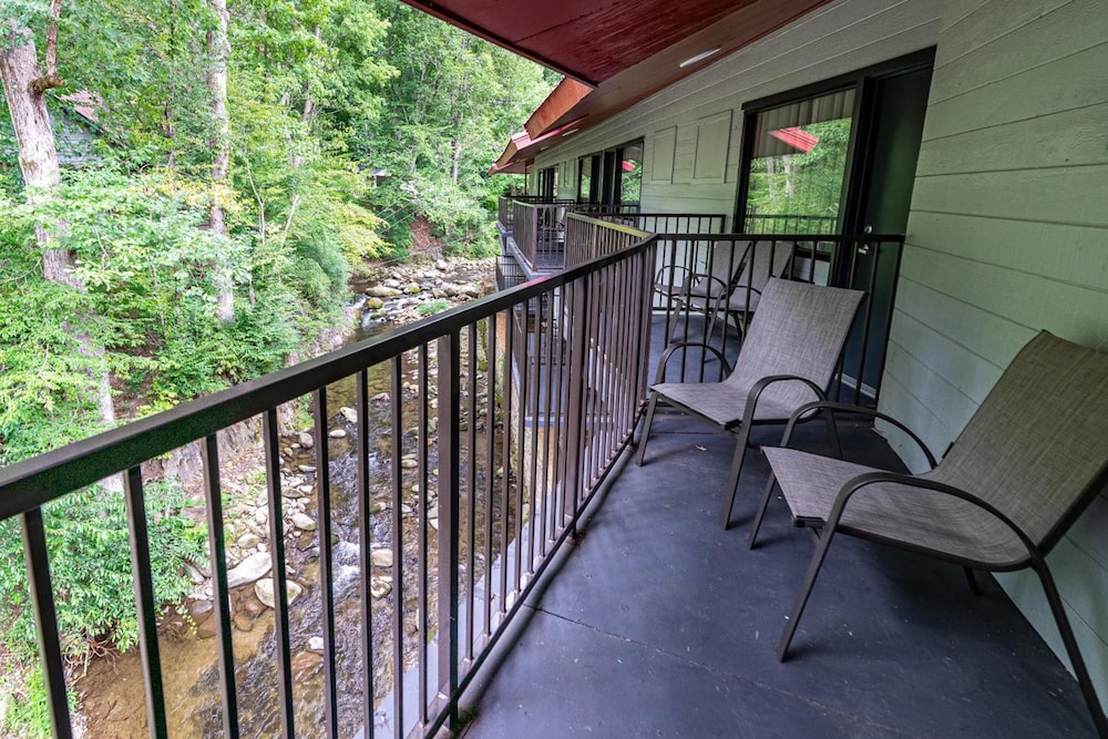 Bear Creek Inn - photo 16