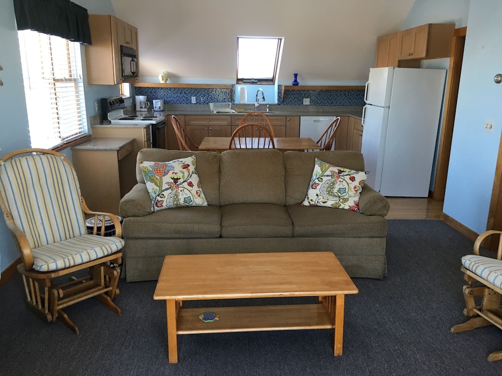 East Harbour Motel and Cottages - photo 29