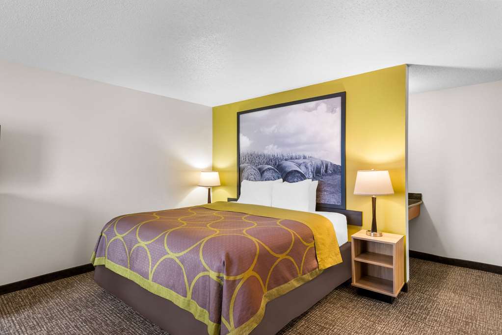 Super 8 by Wyndham Oelwein - photo 25