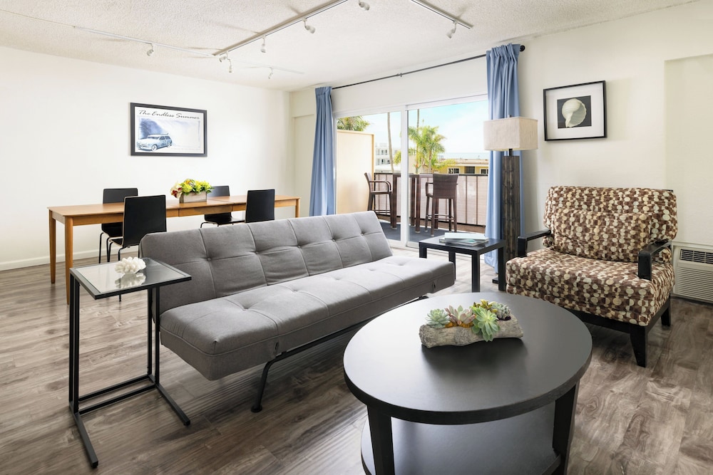 Pacific Edge Hotel - photo 14