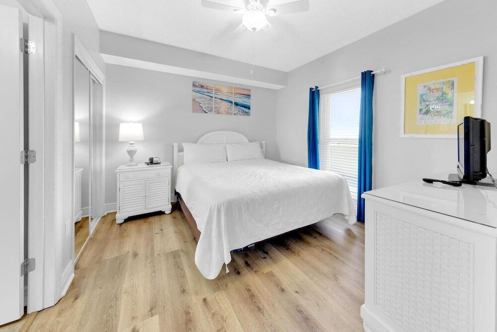Majestic Beach Towers 1 1213 - photo 2