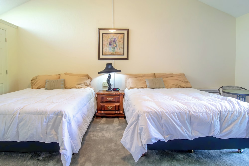 1 Mi to Margaritaville Resort: Cottage w Fire Pit - photo 13