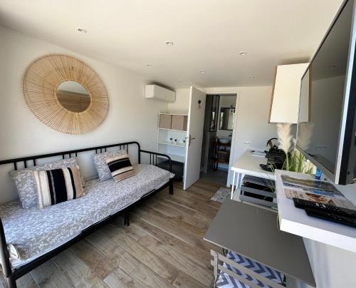 Studio Collobrieres Vue Sur Village — hotel in Collobrieres