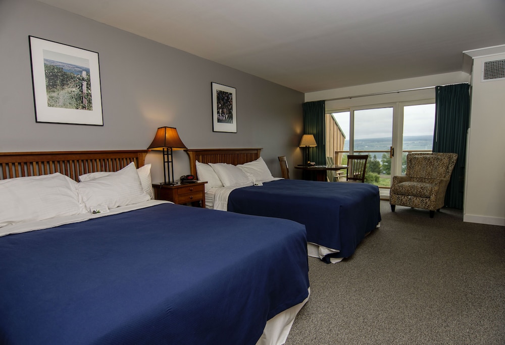 The Inn at Glenora Wine Cellars - photo 3