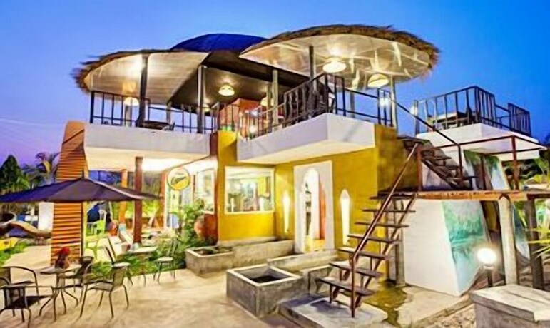 Full House Resort in Wiang Pa Pao, Thailand