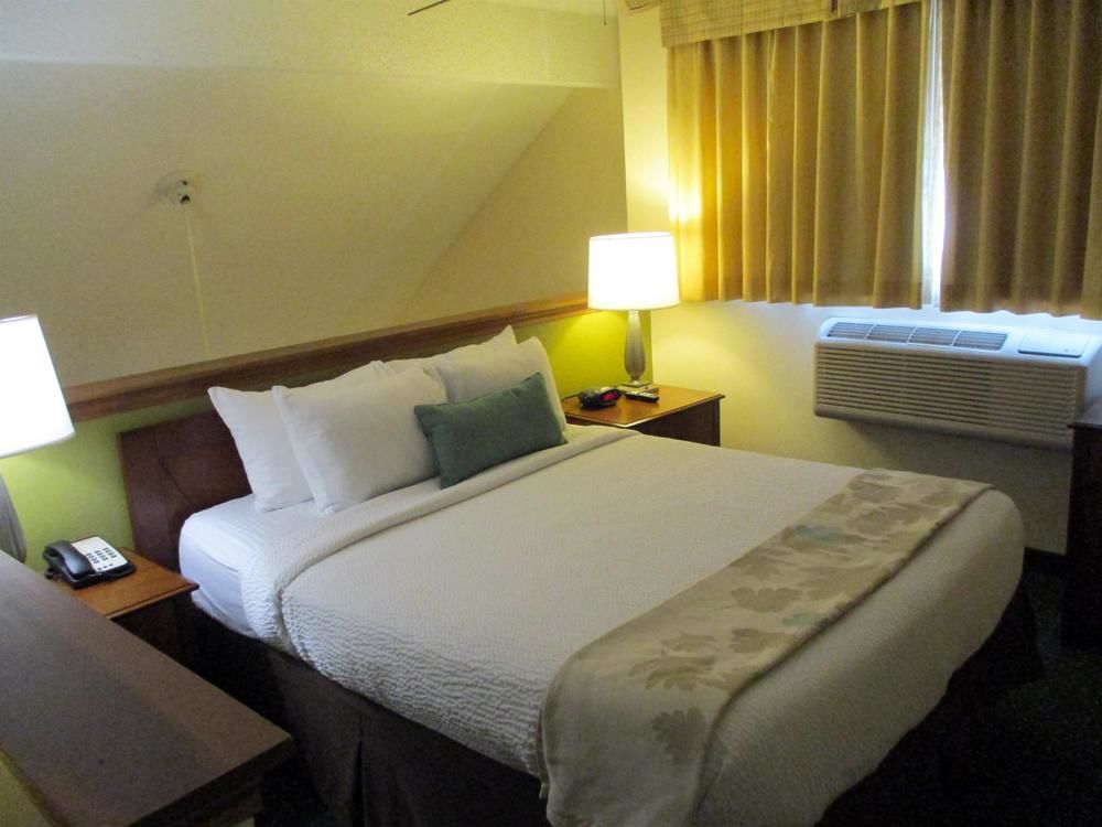 Hawthorn Suites by Wyndham Tyler - photo 24