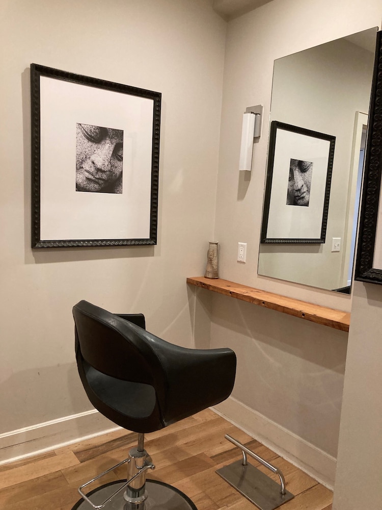 Howard Hotel - photo 42