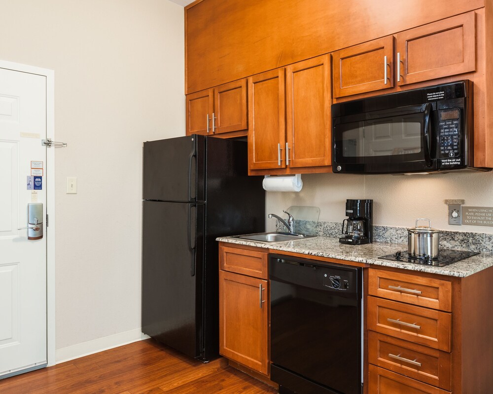 Candlewood Suites Houston I 10 East by IHG - photo 13