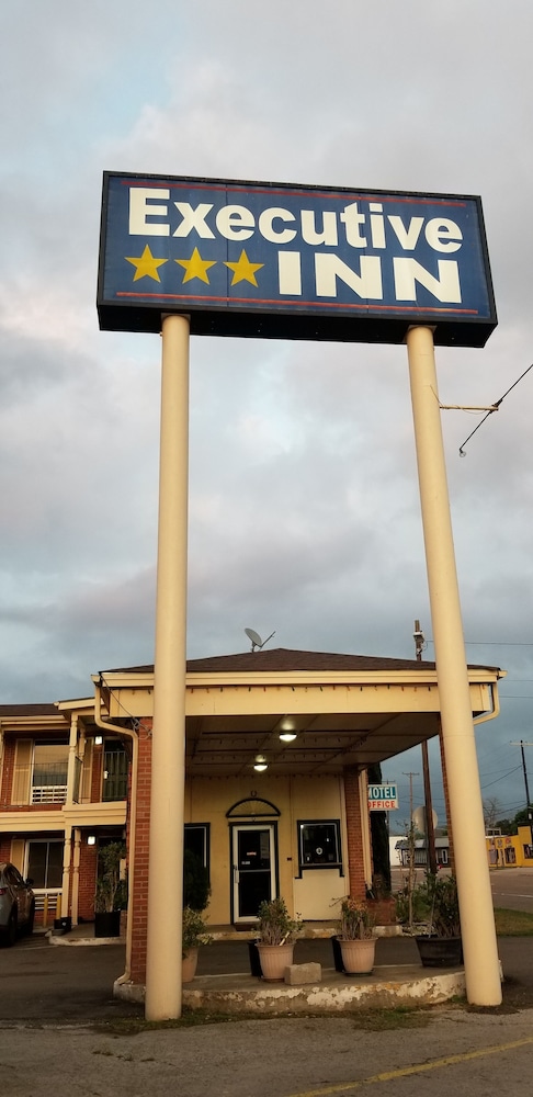 Executive Inn - last minute hotel in Victoria
