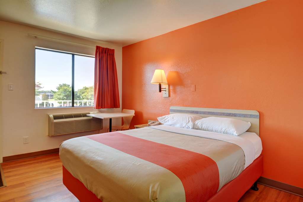 Motel 6 Windsor Locks CT Hartford - photo 12