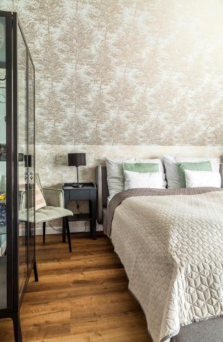 Harmonia Apartman erkéllyel és SZAUNAval — 4-Star Luxury Hotel in Balatonfured, Hungary