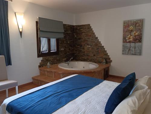 Hotel Rural los Tadeos — hotel in Zahara