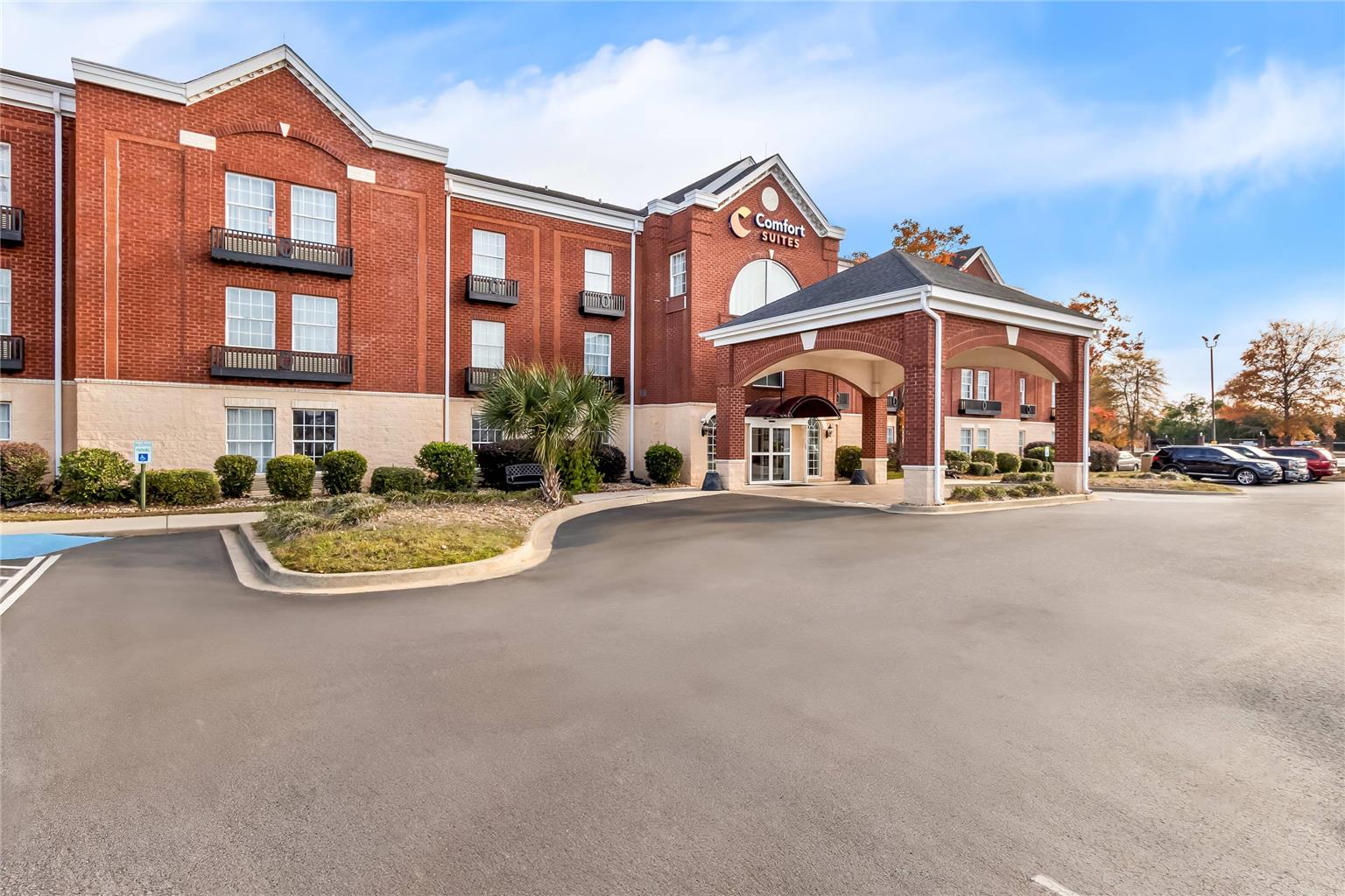 Comfort Suites Sumter near Shaw AFB - carbon neutral hotel in Sumter
