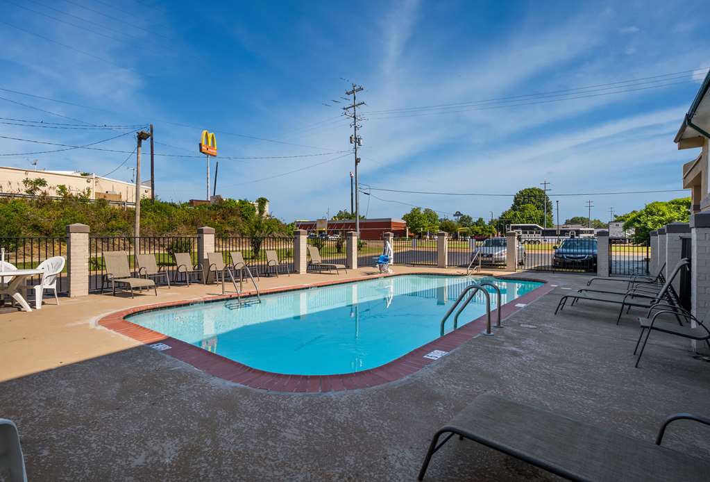 Econo Lodge Brownsville - photo 23