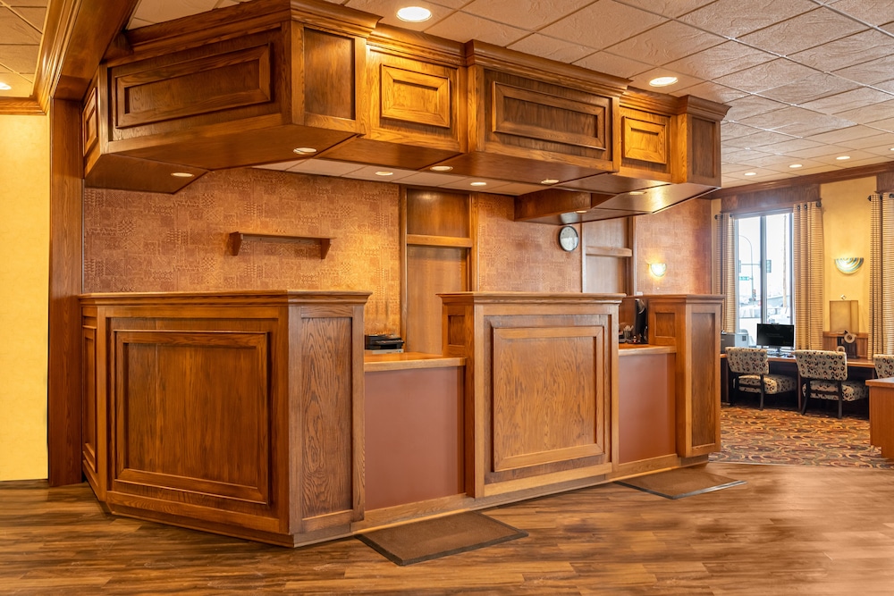 El Rancho Hotel - photo 2