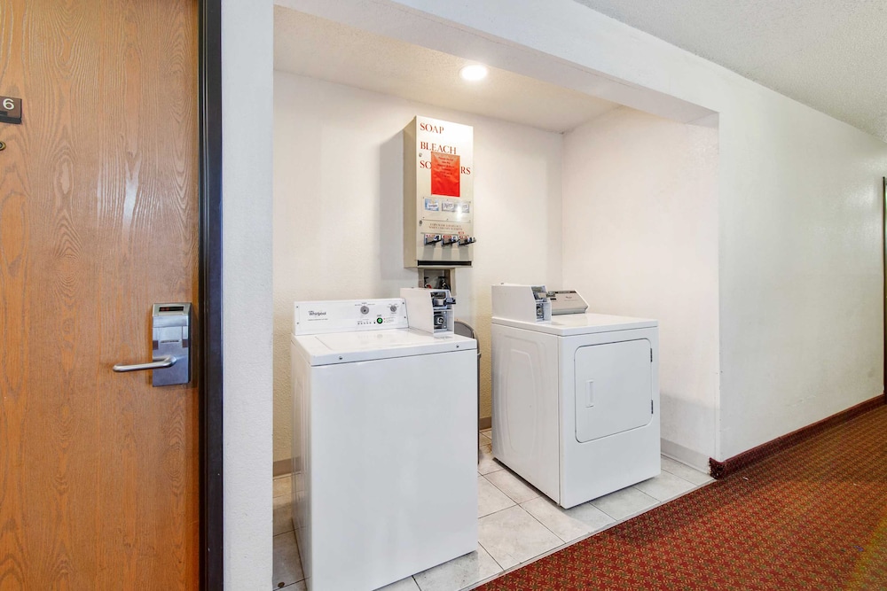 Oyo Hotel Portage I 94 - photo 31