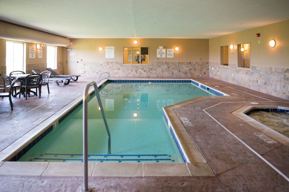 Holiday Inn Express Hotel & Suites Northwood by IHG - photo 24