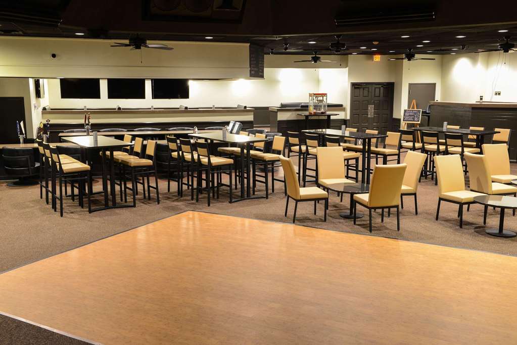 Park Inn by Radisson Sharon - photo 36