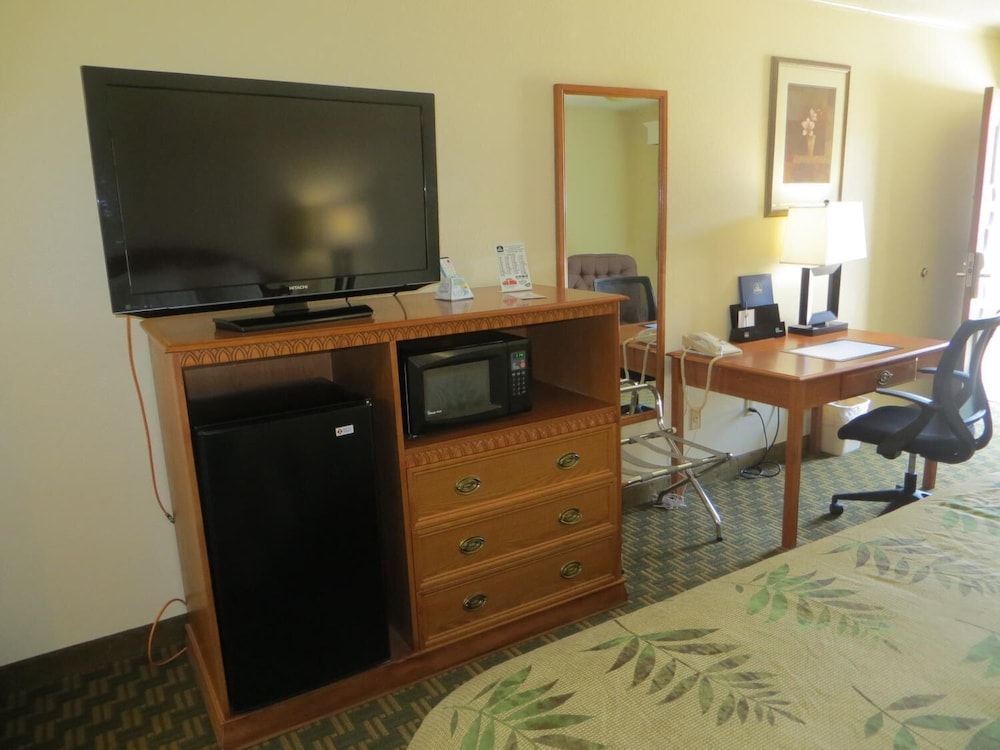 Red Coach Inn - photo 9