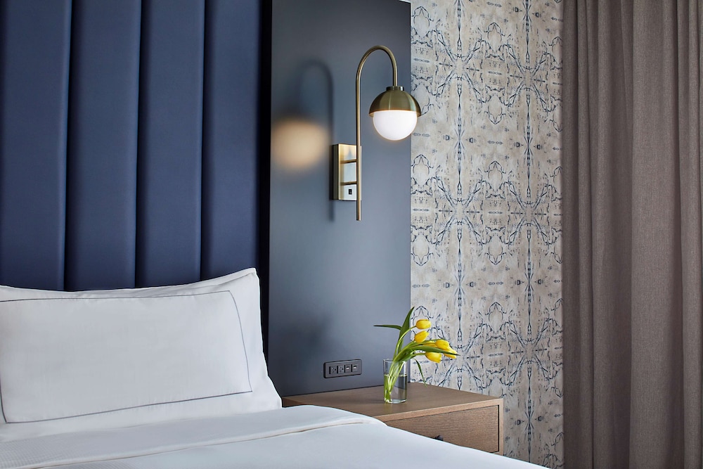 The Hamilton Alpharetta Curio Collection by Hilton - photo 3