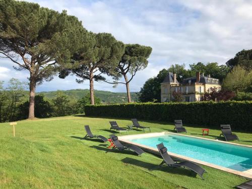 Le fort - carbon neutral hotel in Unknown City