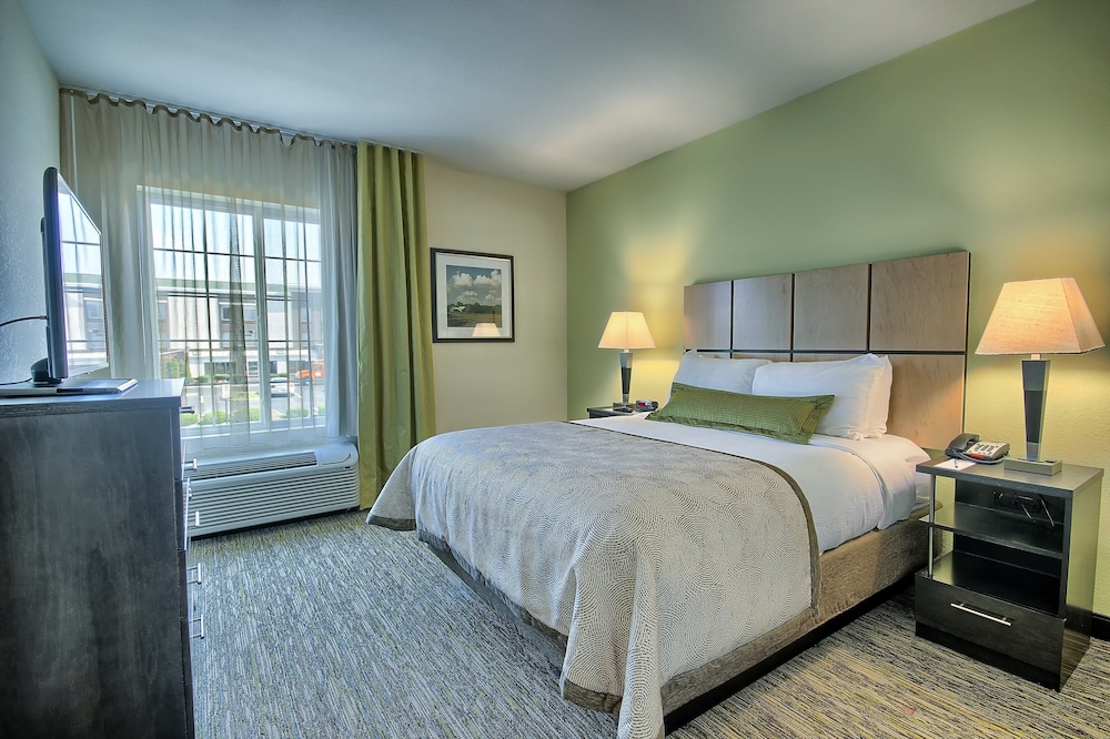 Candlewood Suites Columbus Grove City by IHG - photo 7
