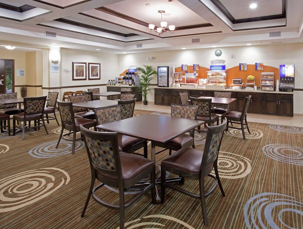 Holiday Inn Express Hotel & Suites Richfield by IHG - photo 34