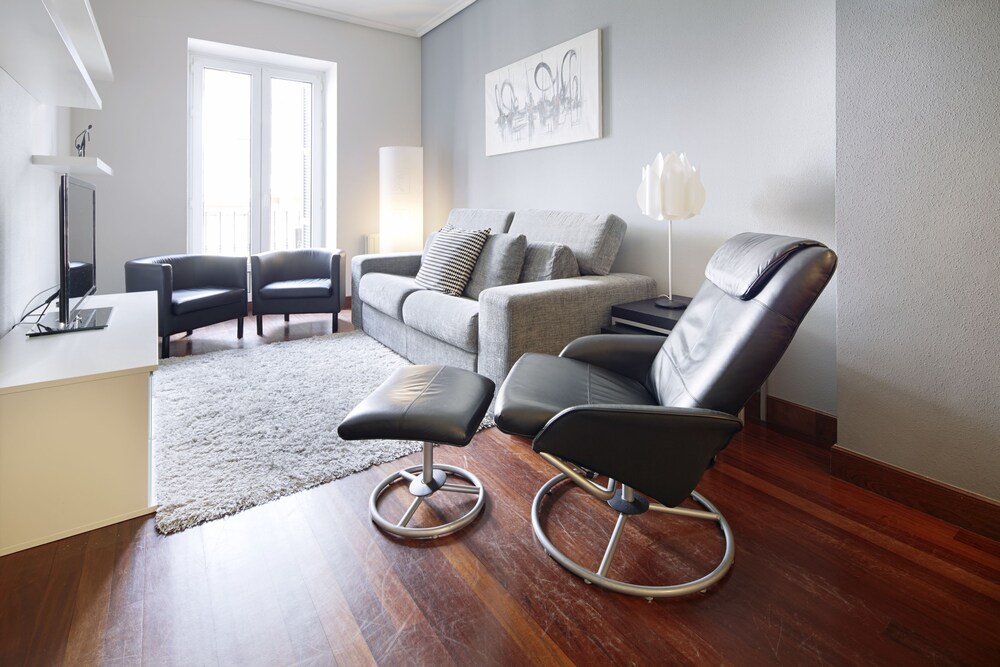 Marina Playa Apartment by FeelFree — 4-Star Luxury Hotel in San Sebastian, Spain