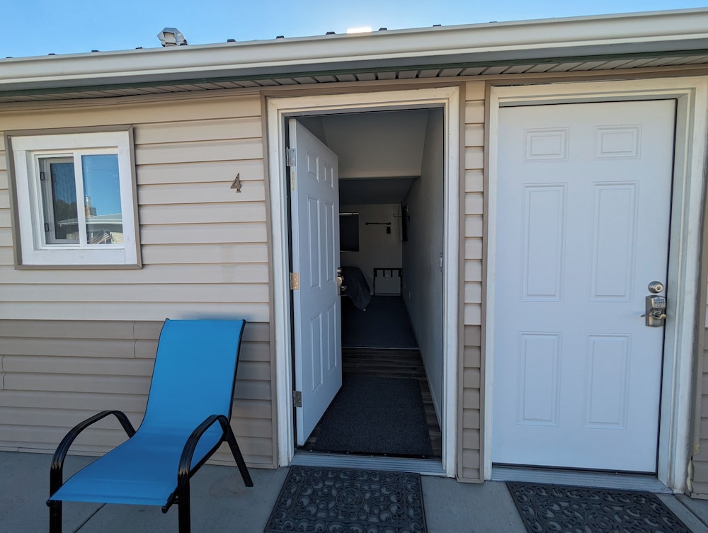 Silver Moon Motel & Suites - photo 23